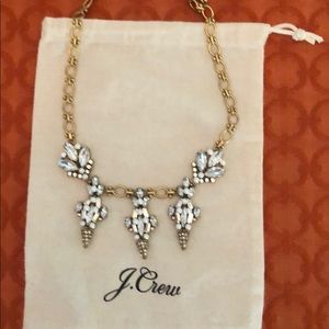Stunning statement necklace clear/pearls